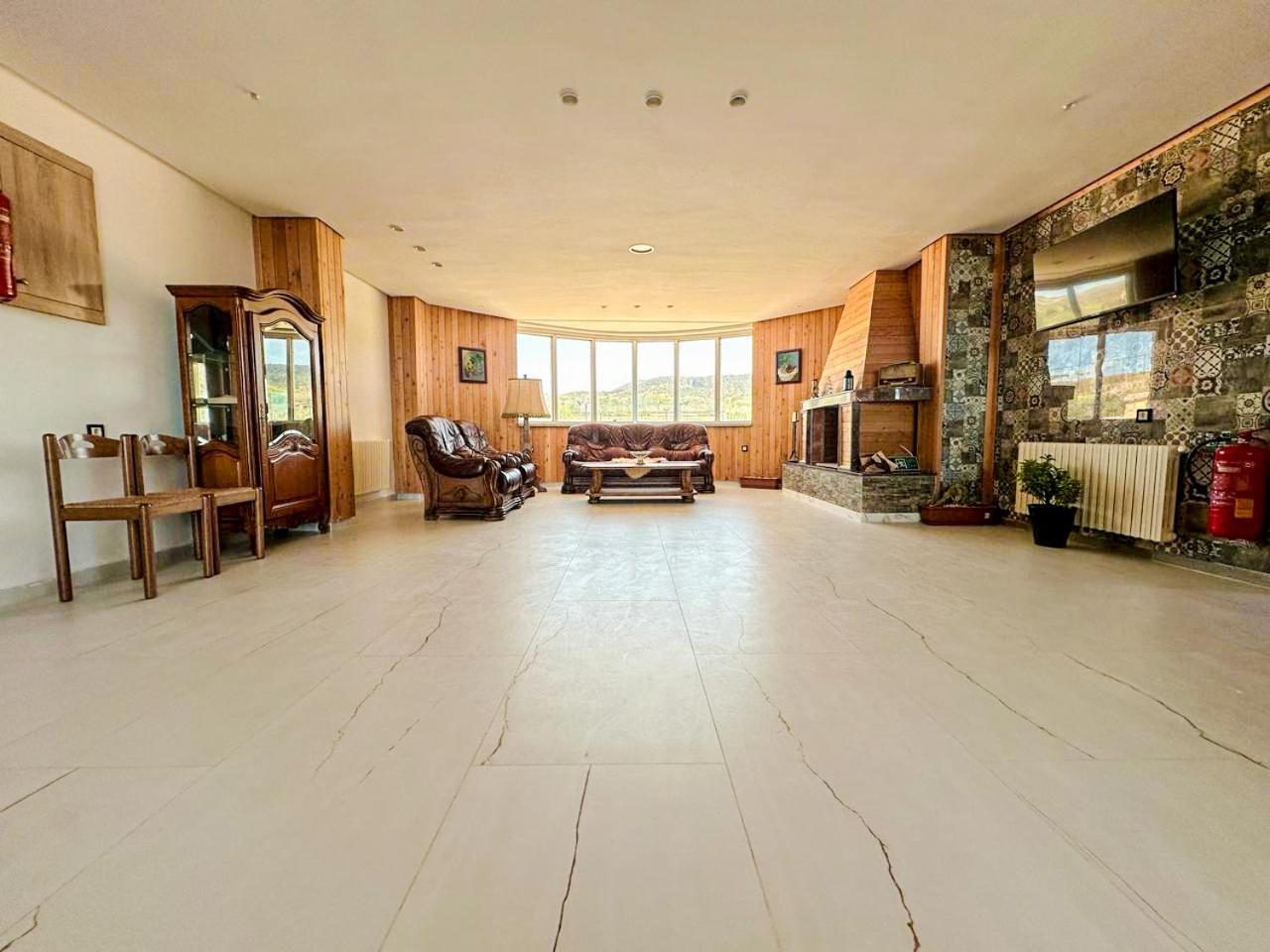 Auberge Jomana Park 艾兹鲁 外观 照片